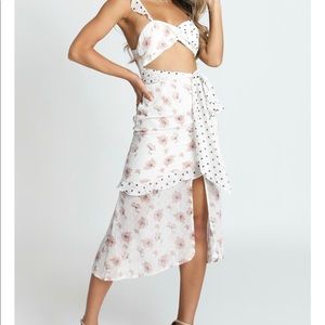 Looking for this dress in a size 6!!!